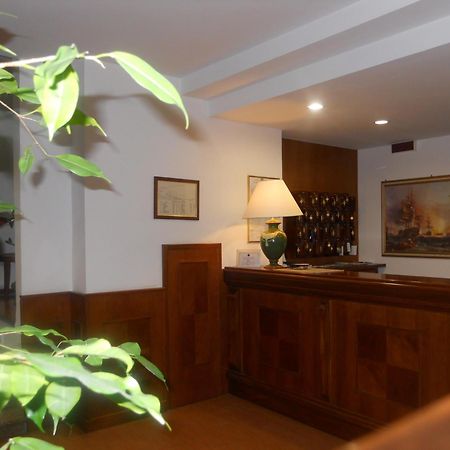 Hotel Traghetto Civitavecchia Exteriör bild
