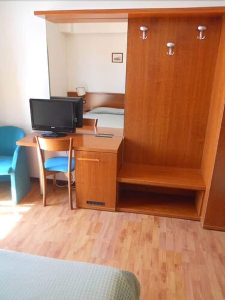 Hotel Traghetto Civitavecchia Exteriör bild