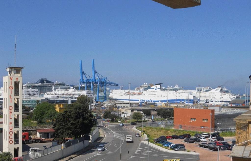 Hotel Traghetto Civitavecchia Exteriör bild