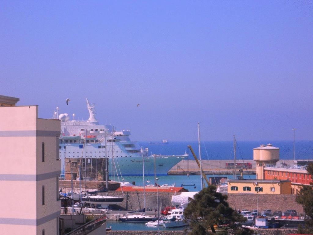 Hotel Traghetto Civitavecchia Exteriör bild