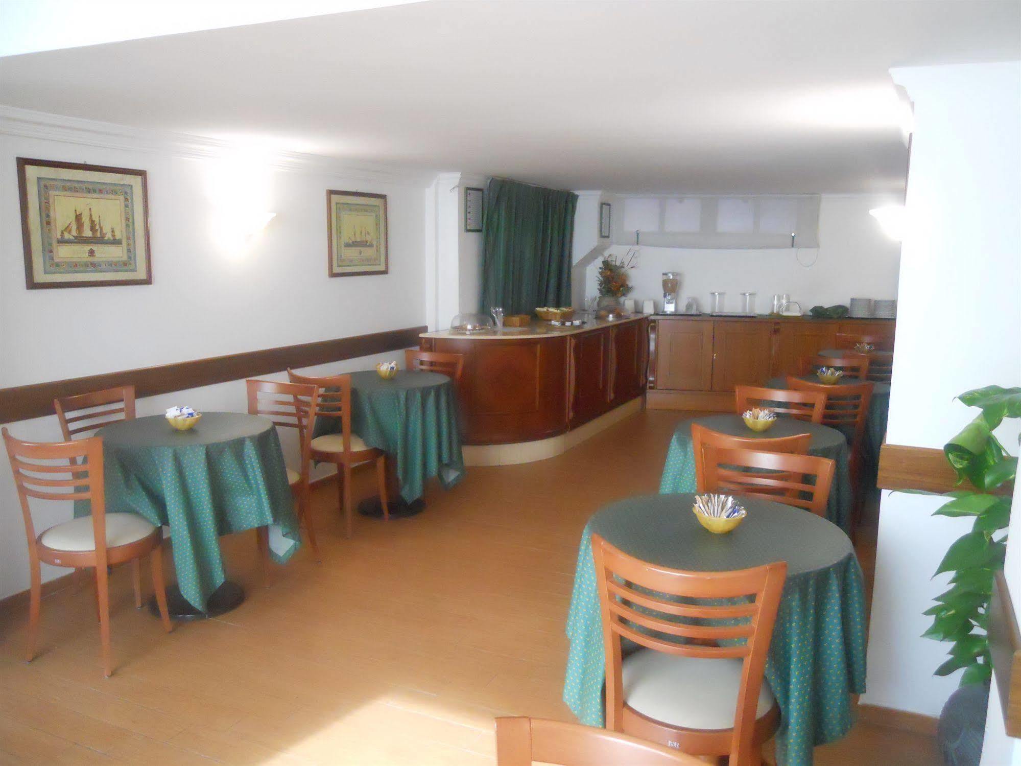 Hotel Traghetto Civitavecchia Exteriör bild
